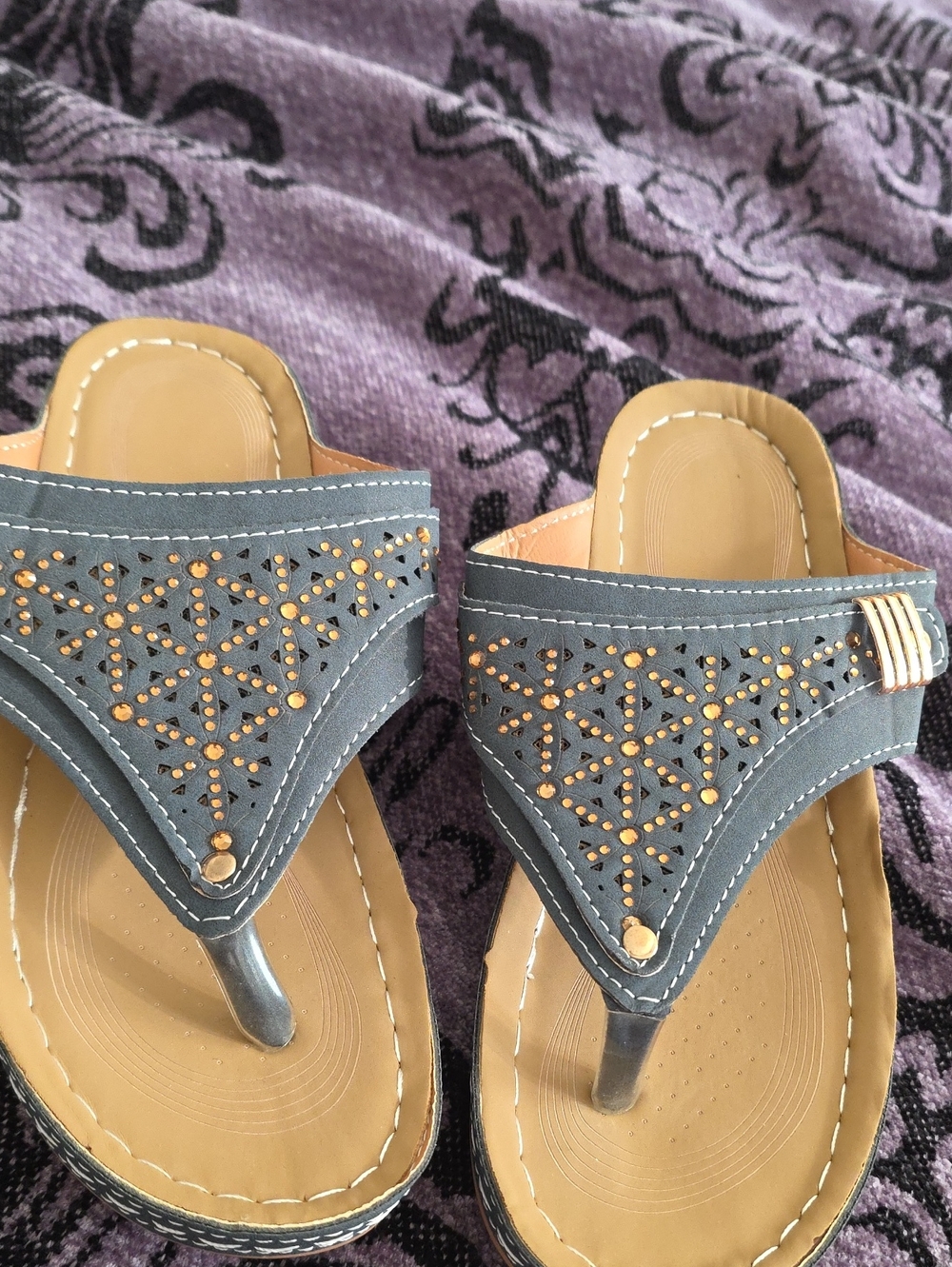 Women's Grey Studded Thong Sandals - Unbranded
